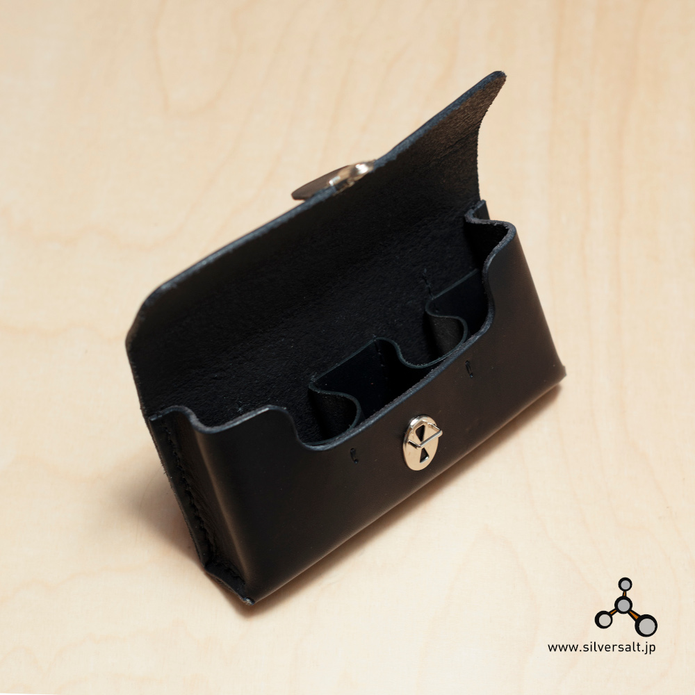 アドックス レザーフィルムケース（ブラック） - Adox Leather Film Case Black - ウインドウを閉じる